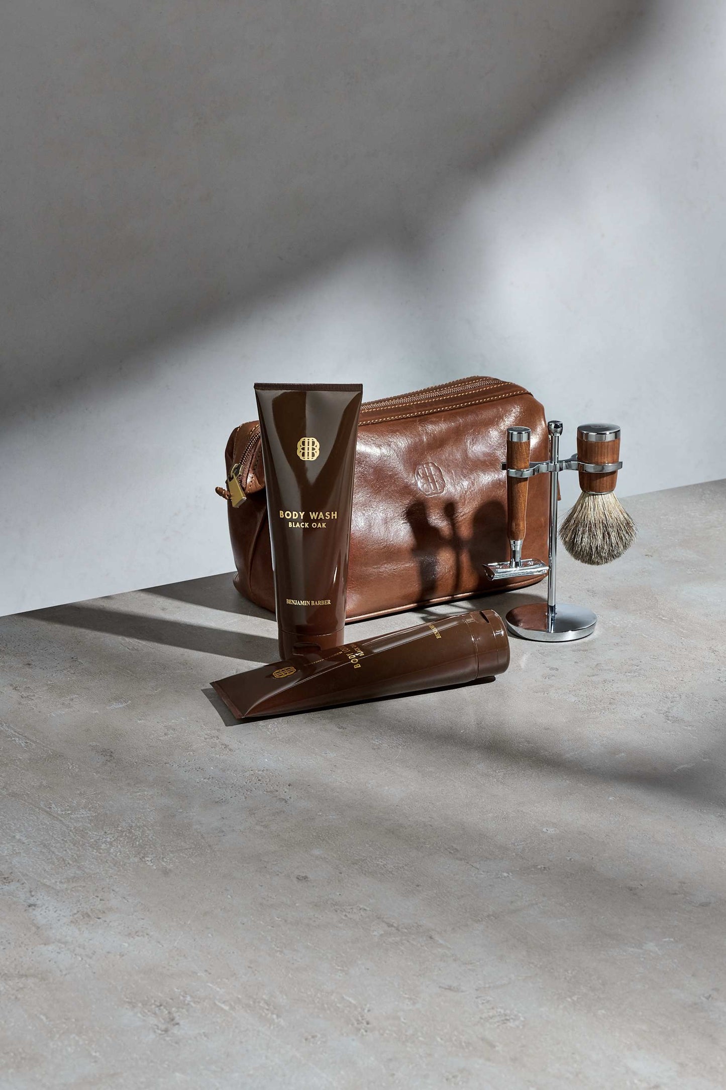Benjamin Barber Brown Leather Toilet Bag