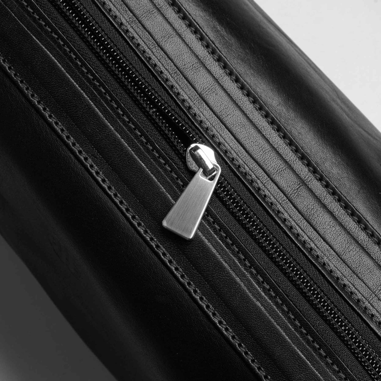 Benjamin Barber Black Leather Toilet Bag